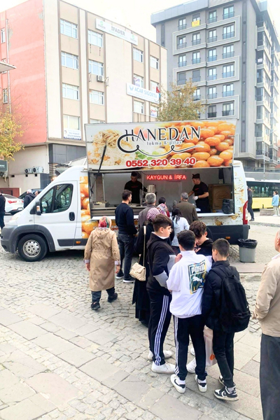 Meydan Lokma Dağıtımı