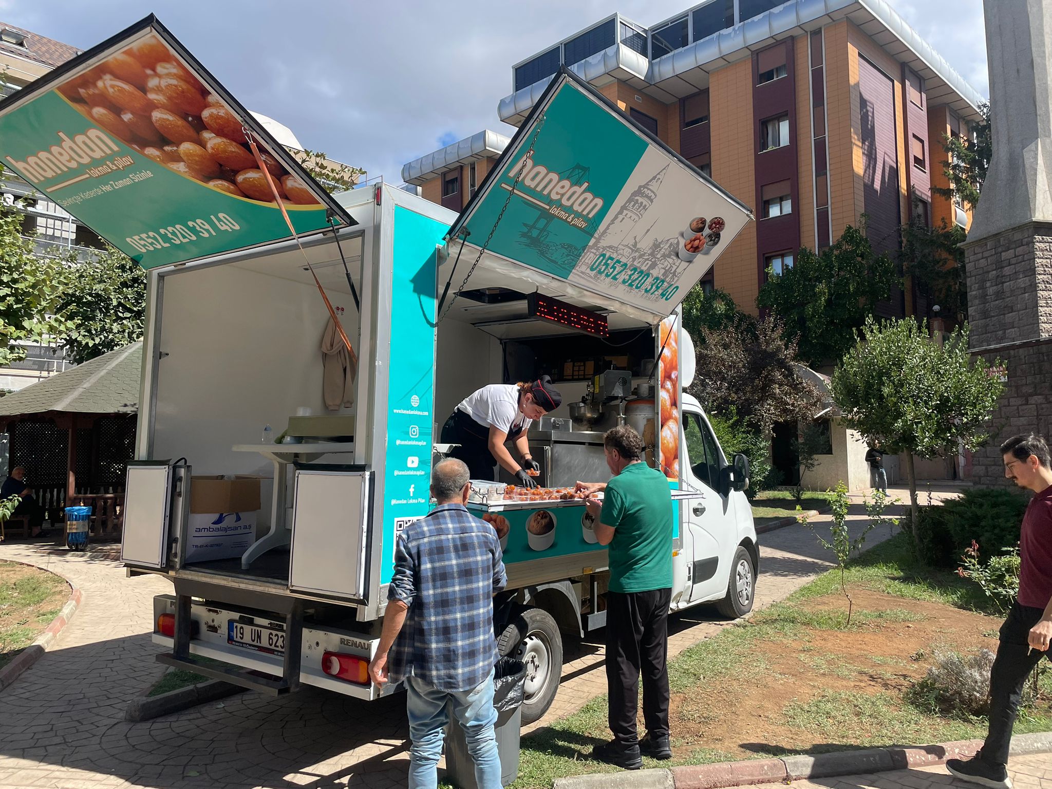 Sıcak Lokma Dağıtımı